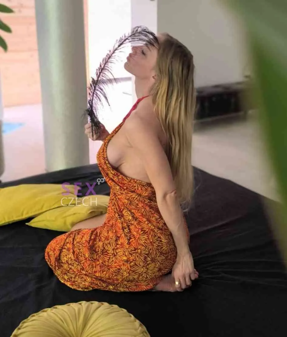 Leona