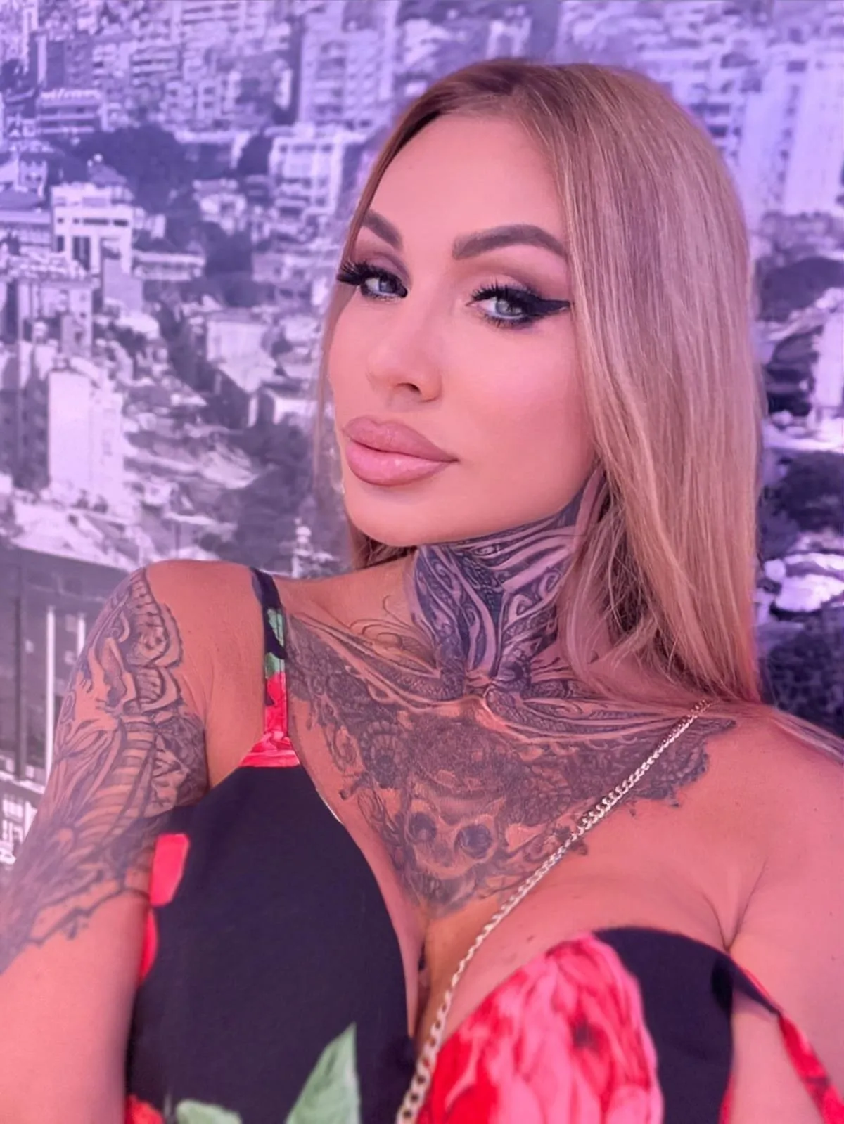 Hot MILF Yanina