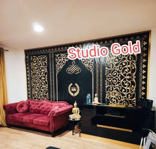 Studio Gold