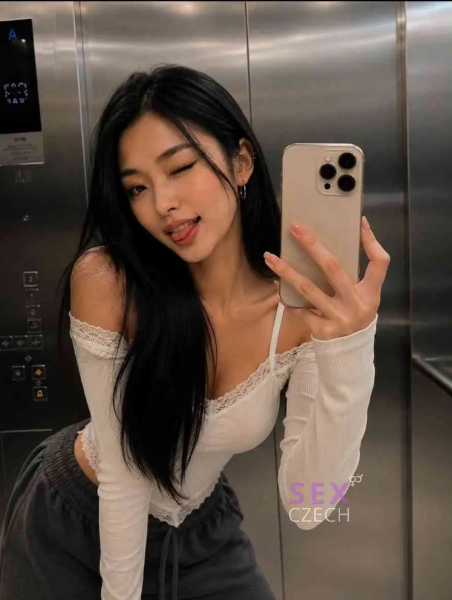 Sexy Asiatka yoyo
