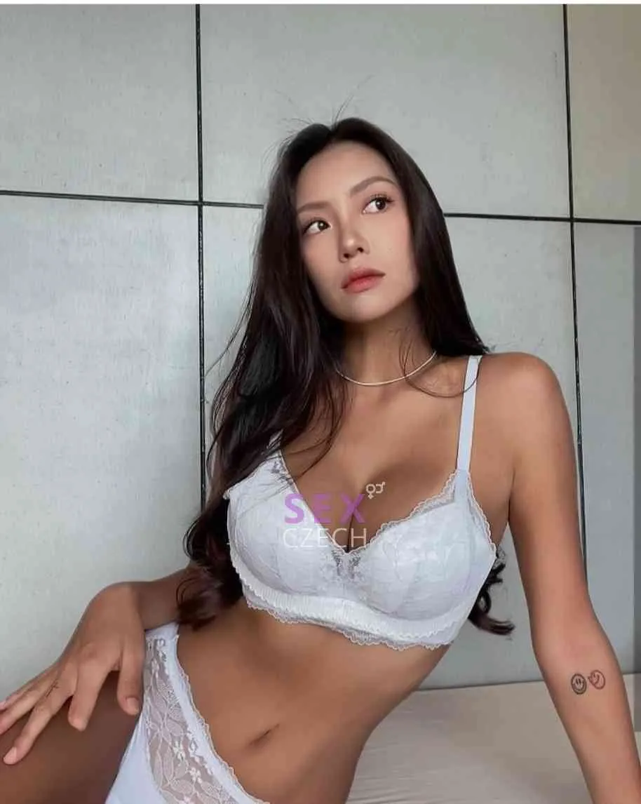 Sexy Asiatka yoyo